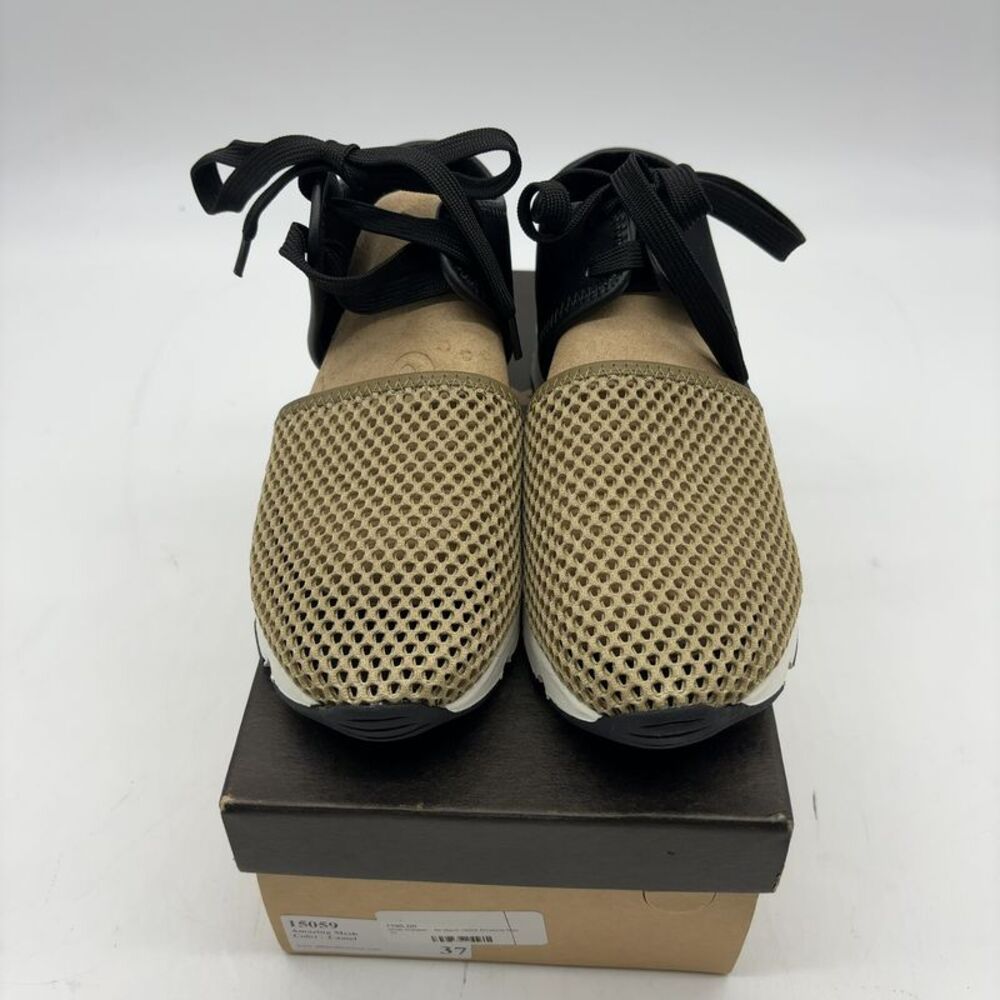 All Black Amazing Mesh Tan Women’s Sneaker